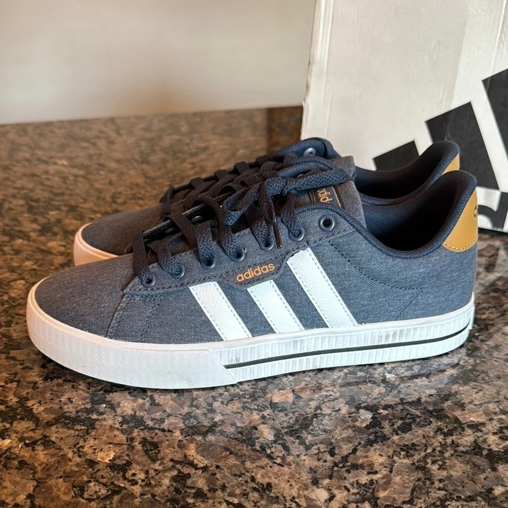 Adidas daily 3.0 Blue and White Casual Sneakers NIB 8